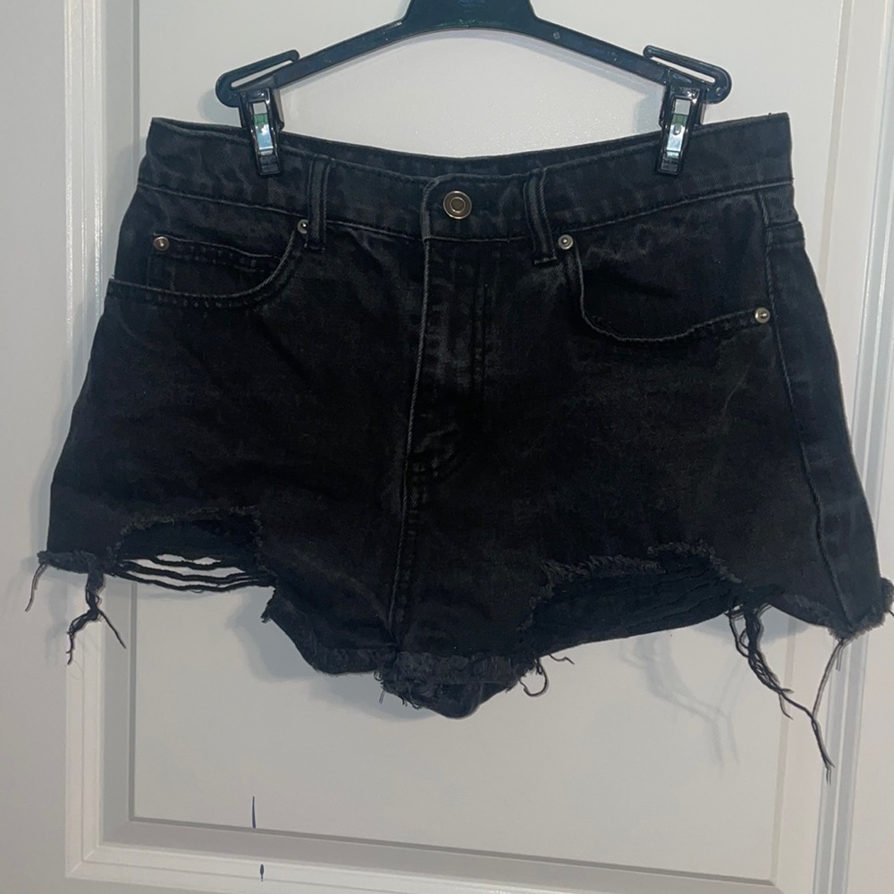 🔥Black Distressed Shorts